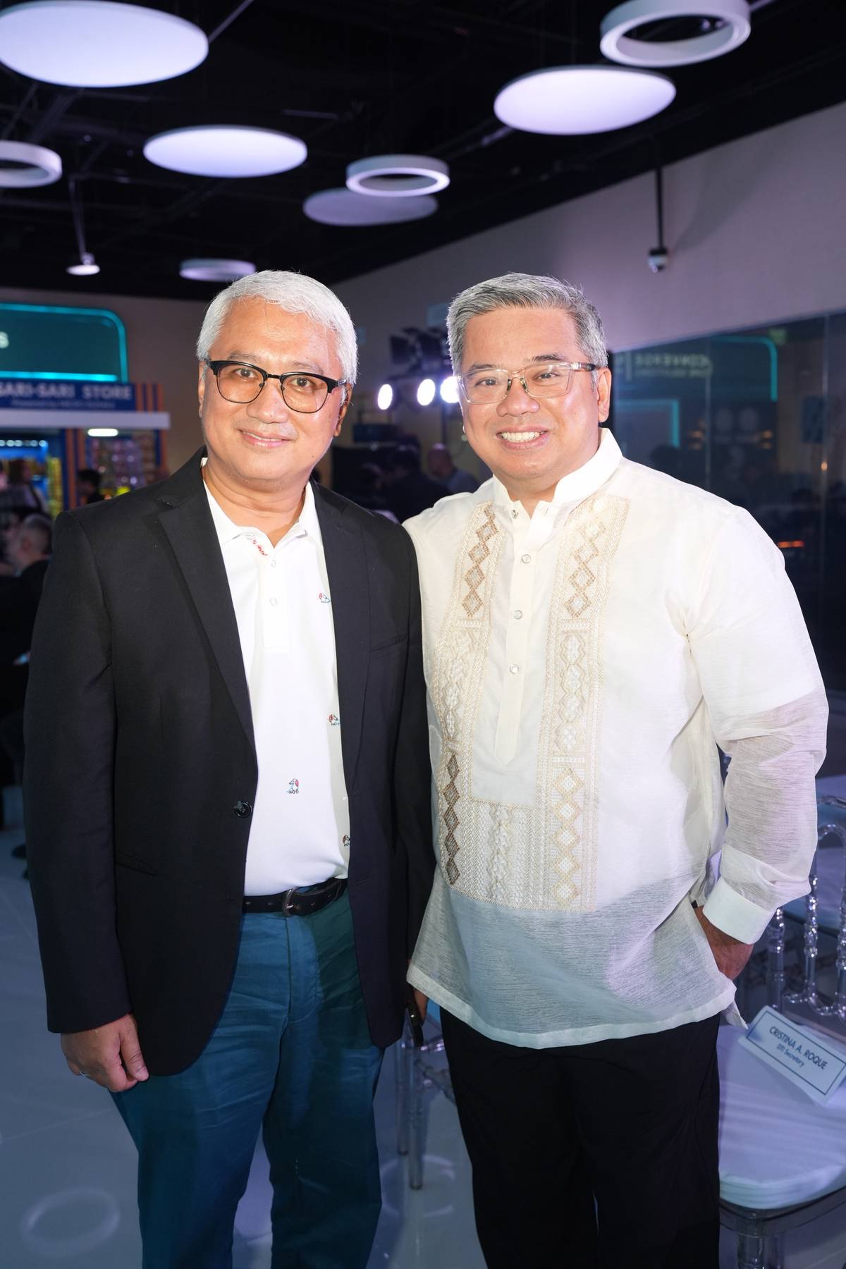 ETX Ph founder and CEO Rico Bautista and GMA New Media Inc. president and chief operating officer Dennis Augusto L. Caharian.