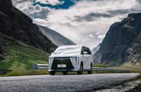 RANGE reaches up to 1,032 kilometers in the GAC GN8 PHEV Executive for longer family trips.