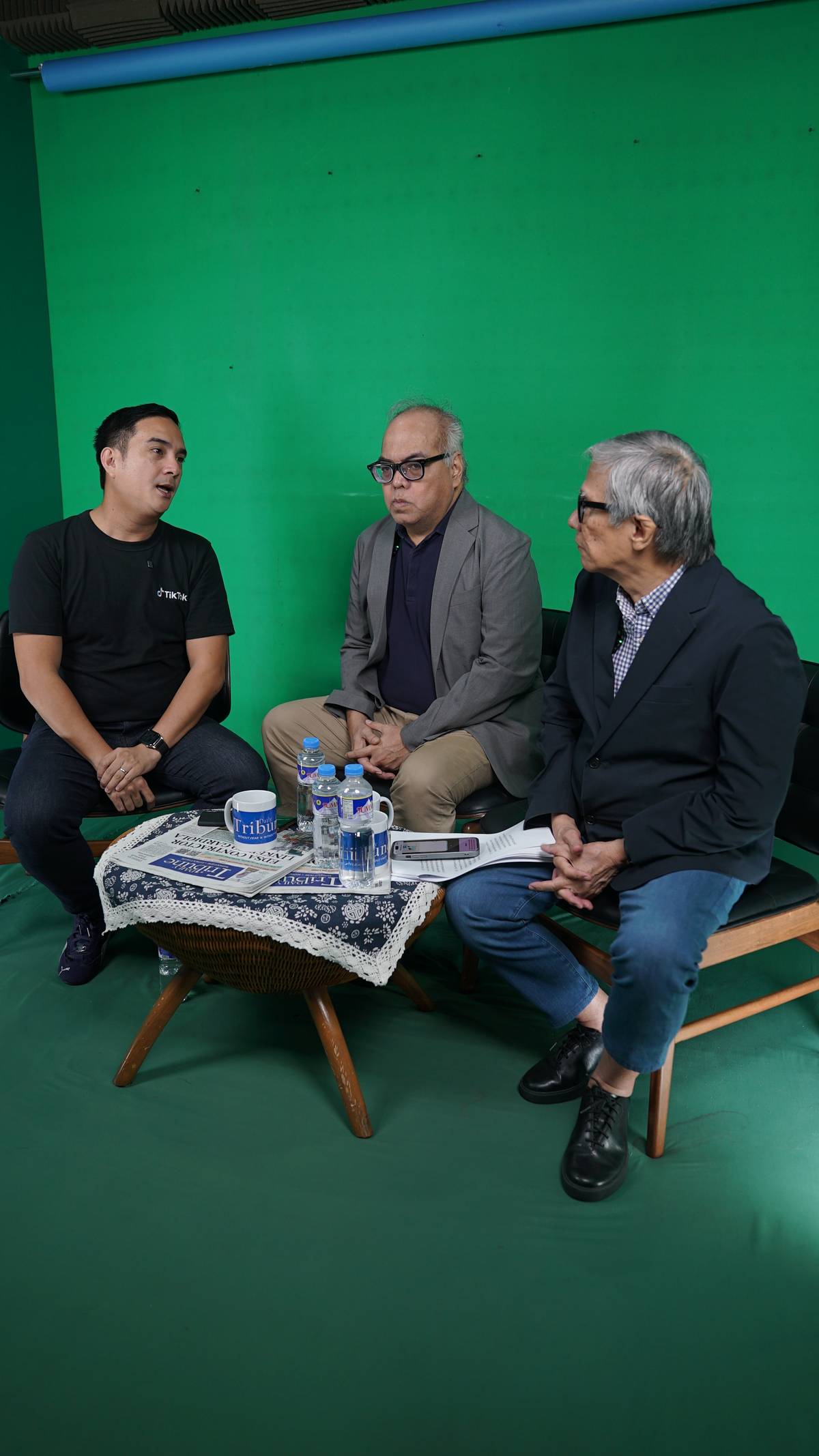 Defined boundaries Yves Gonzalez (left), who heads TikTok’s Public Policy operations in the country, said the platform has set clear boundaries for handling sensitive topics. Political advertising is not allowed on the platform, and content is not monetized, during the Straight Talk program with hosts Chito Lozada (center) and Ted Montelibano.