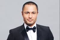 DEREK Ramsay.
