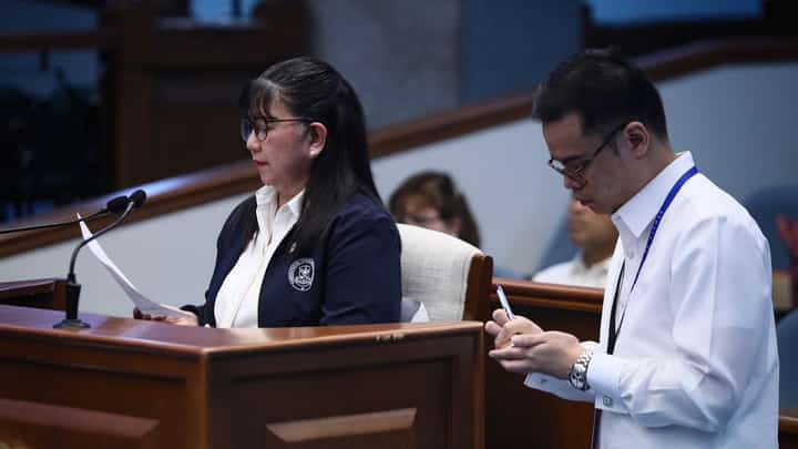 FORMER Office of the Vice President special disbursing officer Gina Acosta answers questions during the direct examination by the prosecution and defense panels on the 16th day of the impeachment trial of Vice President Sara Duterte at the Senate in Pasay City. Acosta testified on the alleged disbursement and handling of confidential funds during Duterte’s tenure as vice president.