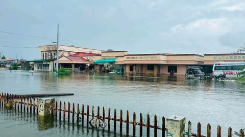 Macabebe Hospital closes due to flooding
