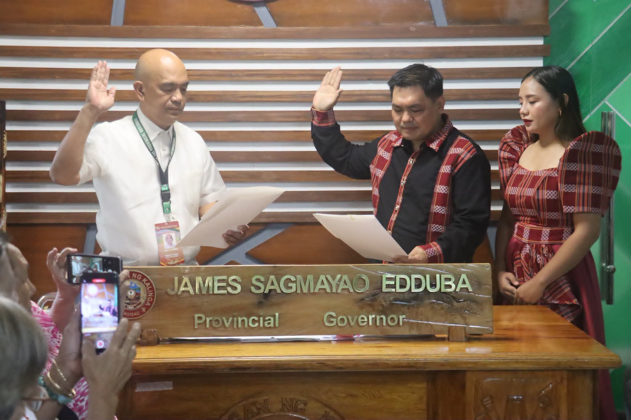Tabuk councilor takes oath after legal battle over missing comma