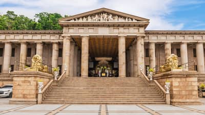 Built in 2012, the Temple of Leah is often called Cebu’s ‘Taj Mahal.’ Commissioned by Teodorico Adarna in honor of his late wife, Leah.