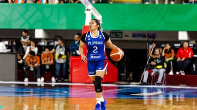 Vanessa de Jesus’ 15 points go down the drain as Gilas Women fall to Mexico, 71-68, in the FIBA Olympic Pre-qualifying Tournament at the Astros Arena in Guadalajara.