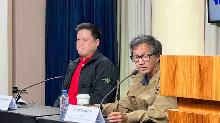 DPWH chief Vince Dizon (right), DSWD chief Rex Gatchalian (left)