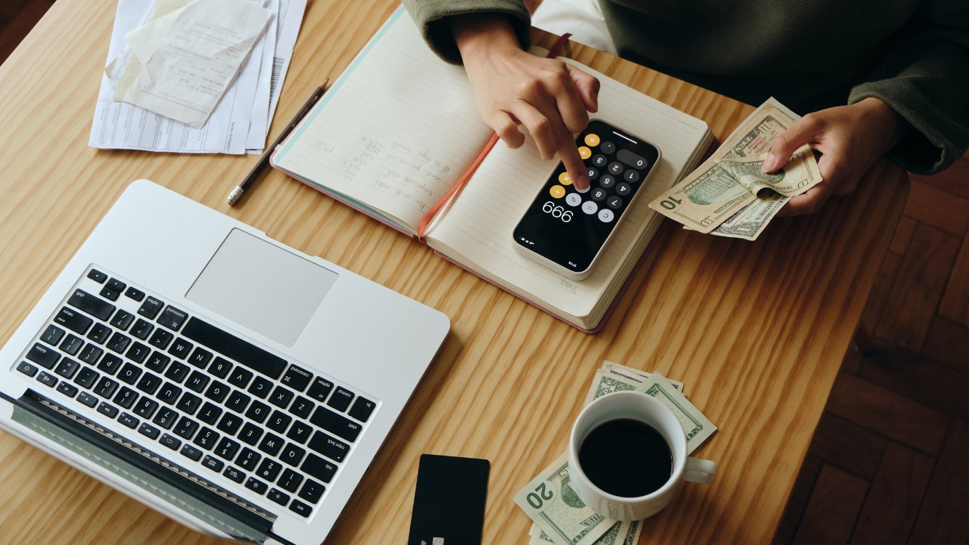 Rich lifestyle, poor balance sheet? 7 signs you’re only looking wealthy
