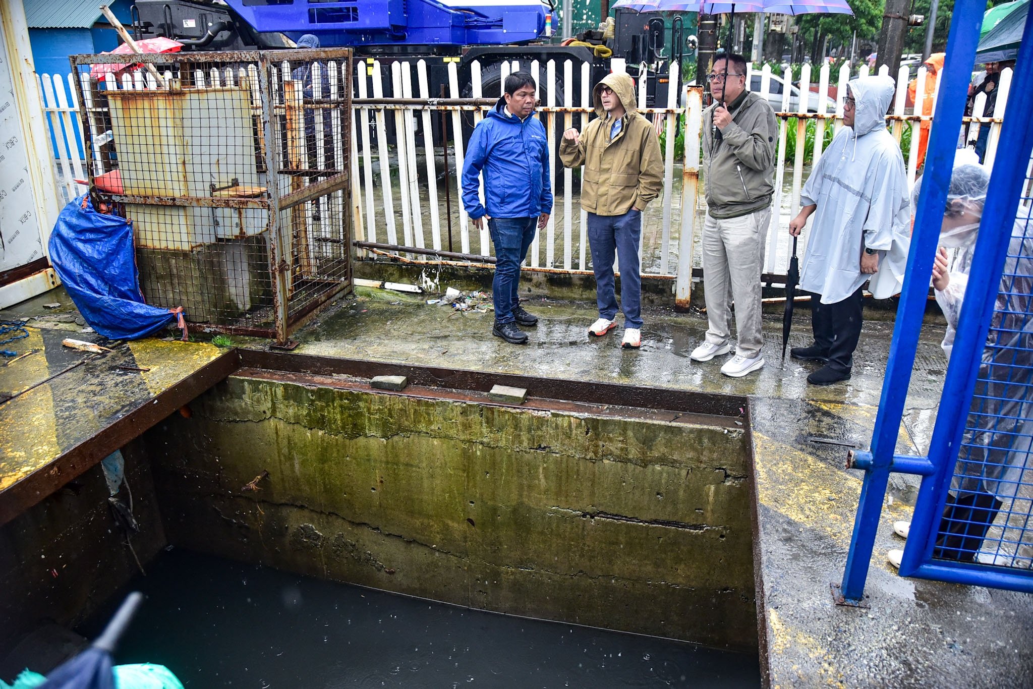 DPWH Sec. Vince Dizon visits Remedios Pumping station in Manila