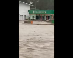 Raging Sta. Fe River damages barangay hall, isolates 800 residents
