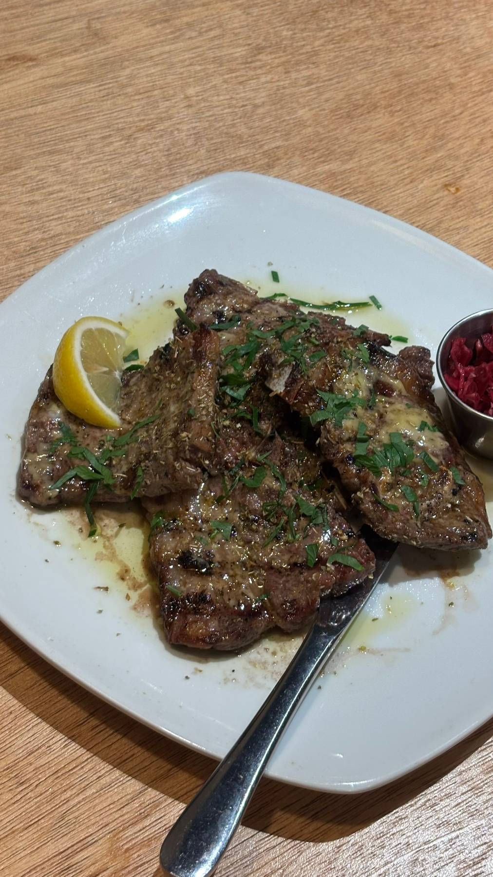 Lamb chops (Paidakia).