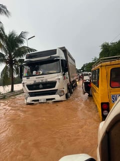 MDRRMO Mariveles issues flooding in main thoroughfare