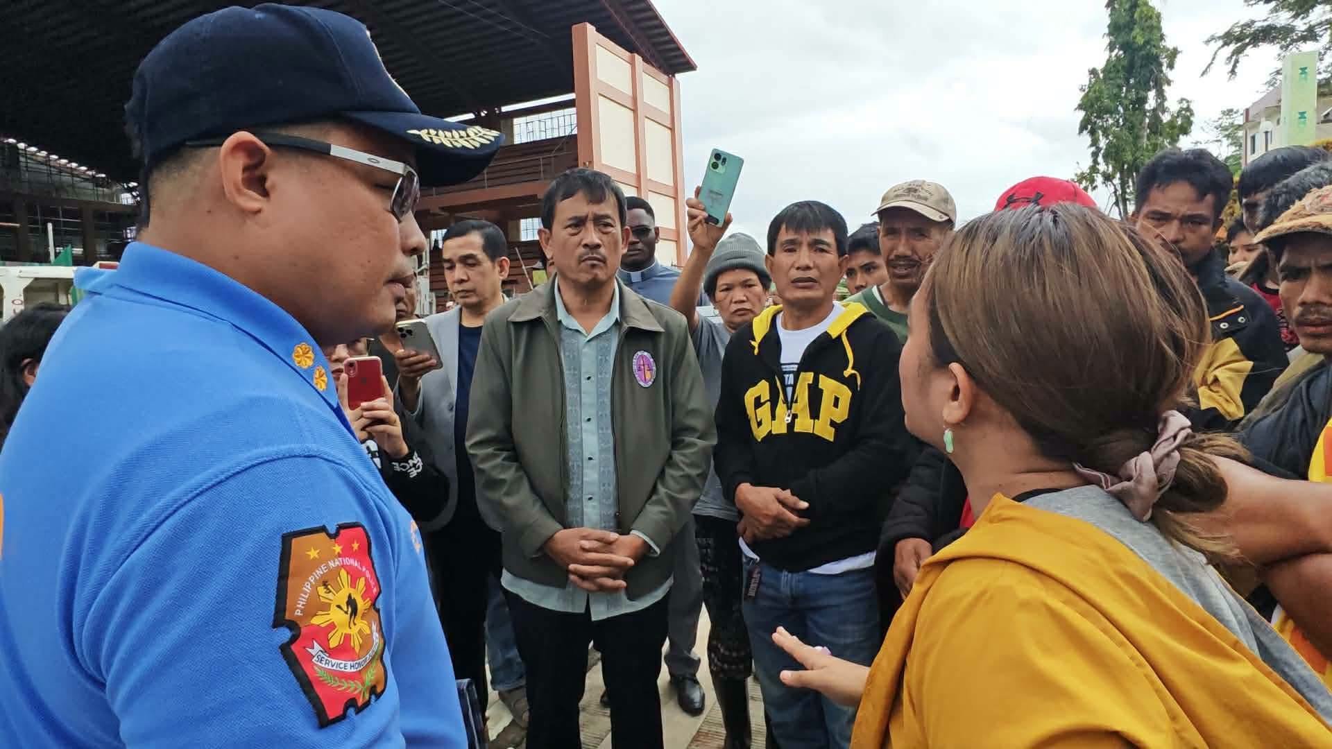 Three arrested over road obstruction in Kasibu