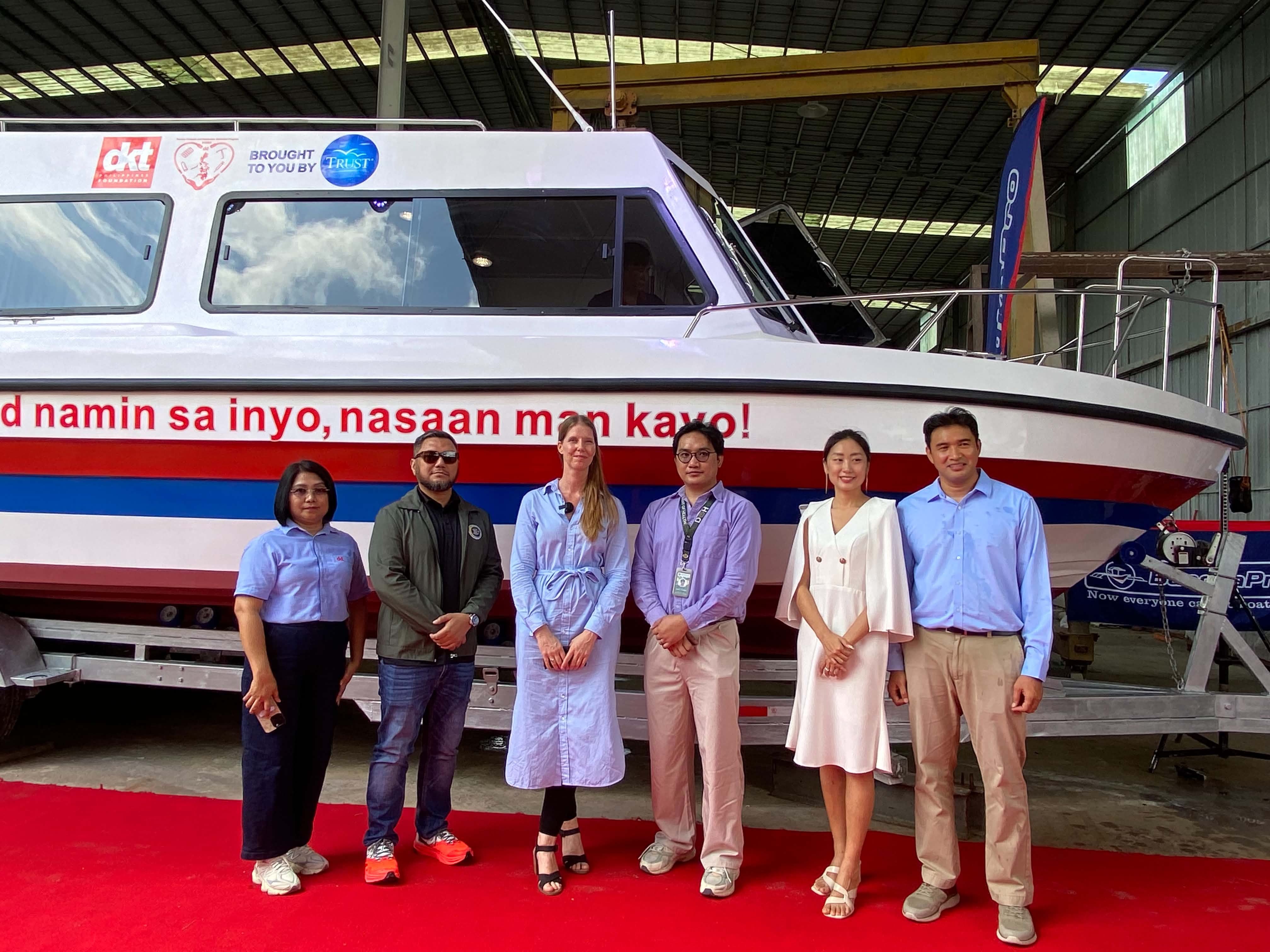 Hiraya: Philippines' first family planning floating clinic 