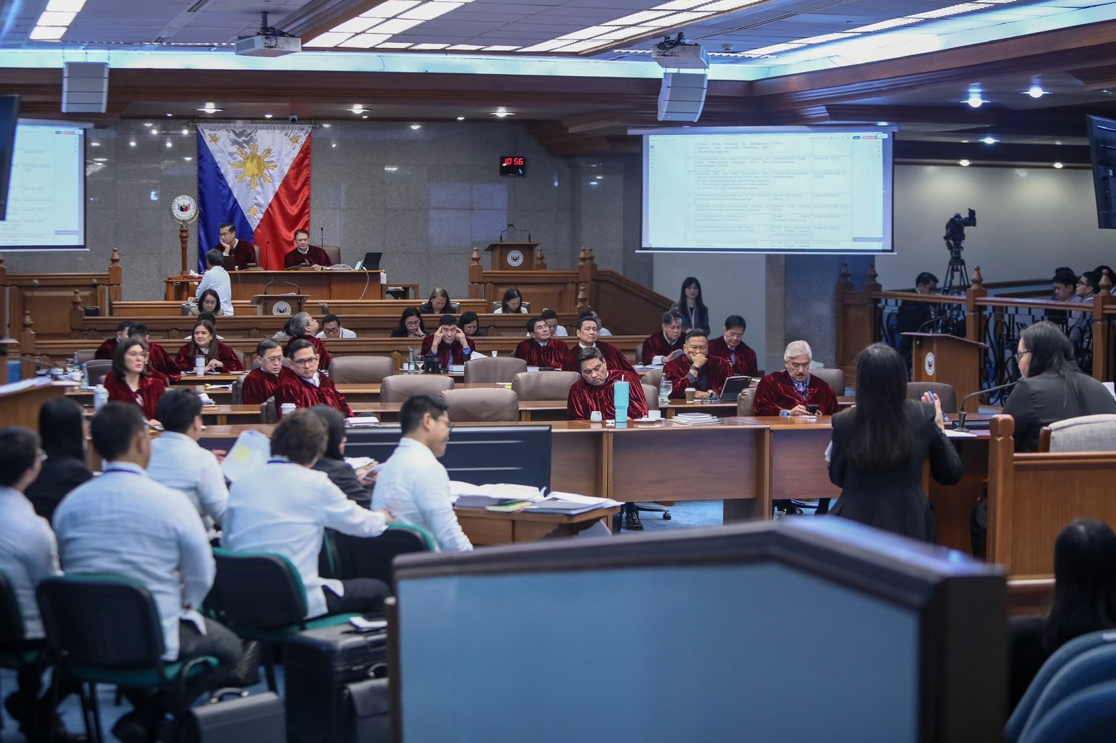House prosecution panel leaves impeachment vote threshold to Senate