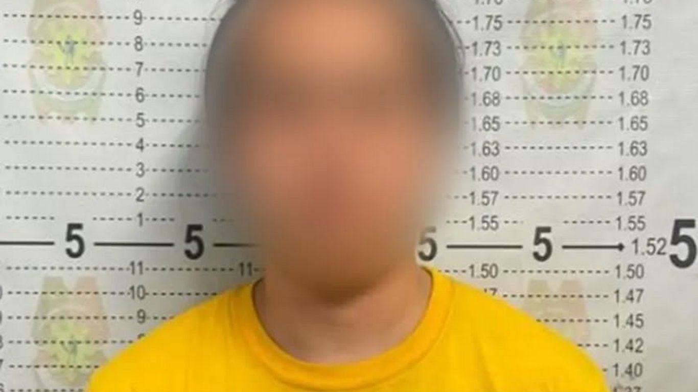 Chinese tourist assaults mall security guard