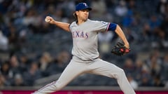 DeGrom lifts Rangers with career milestone