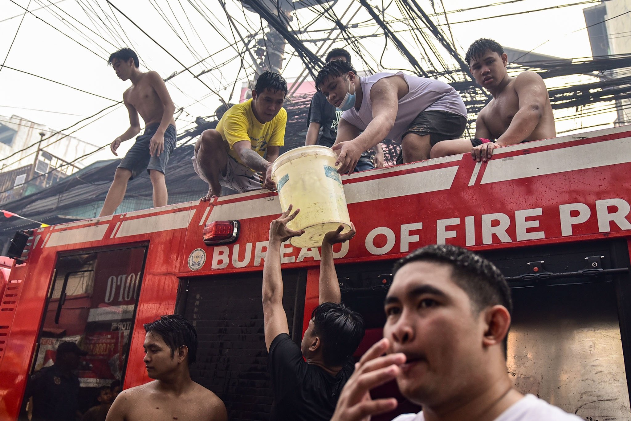 Bayanihan in a 2nd alarm fire in Pasay City