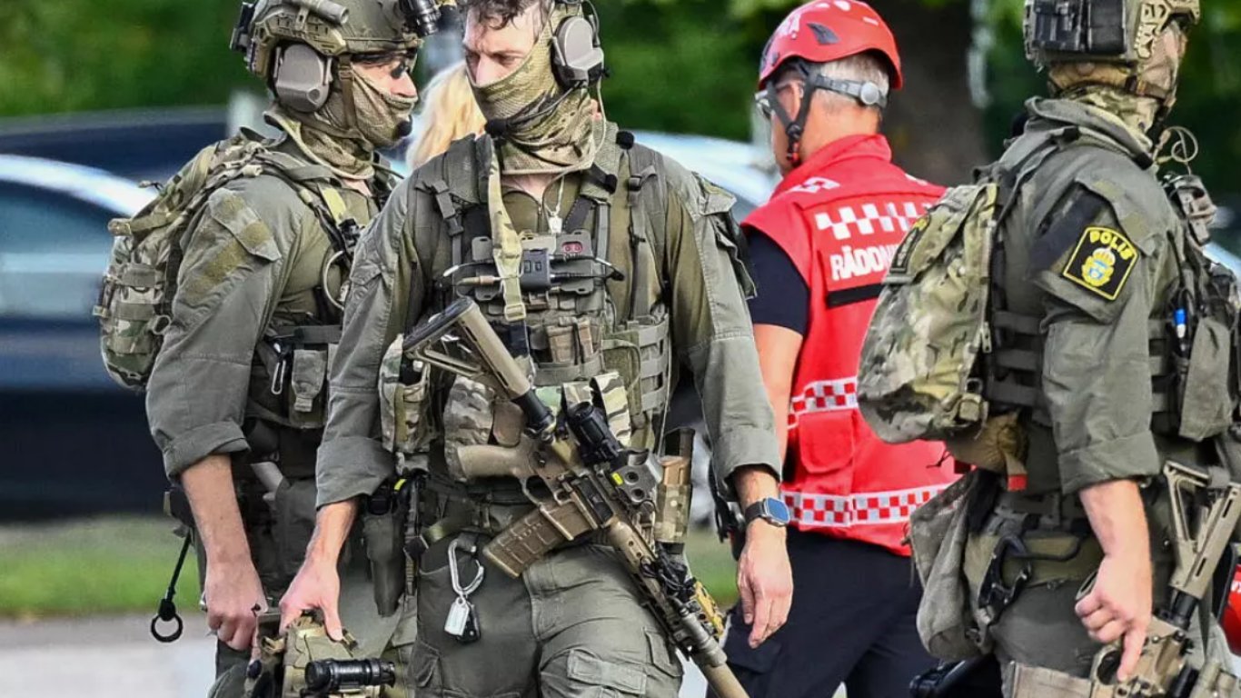 One dead, three wounded in sword attack