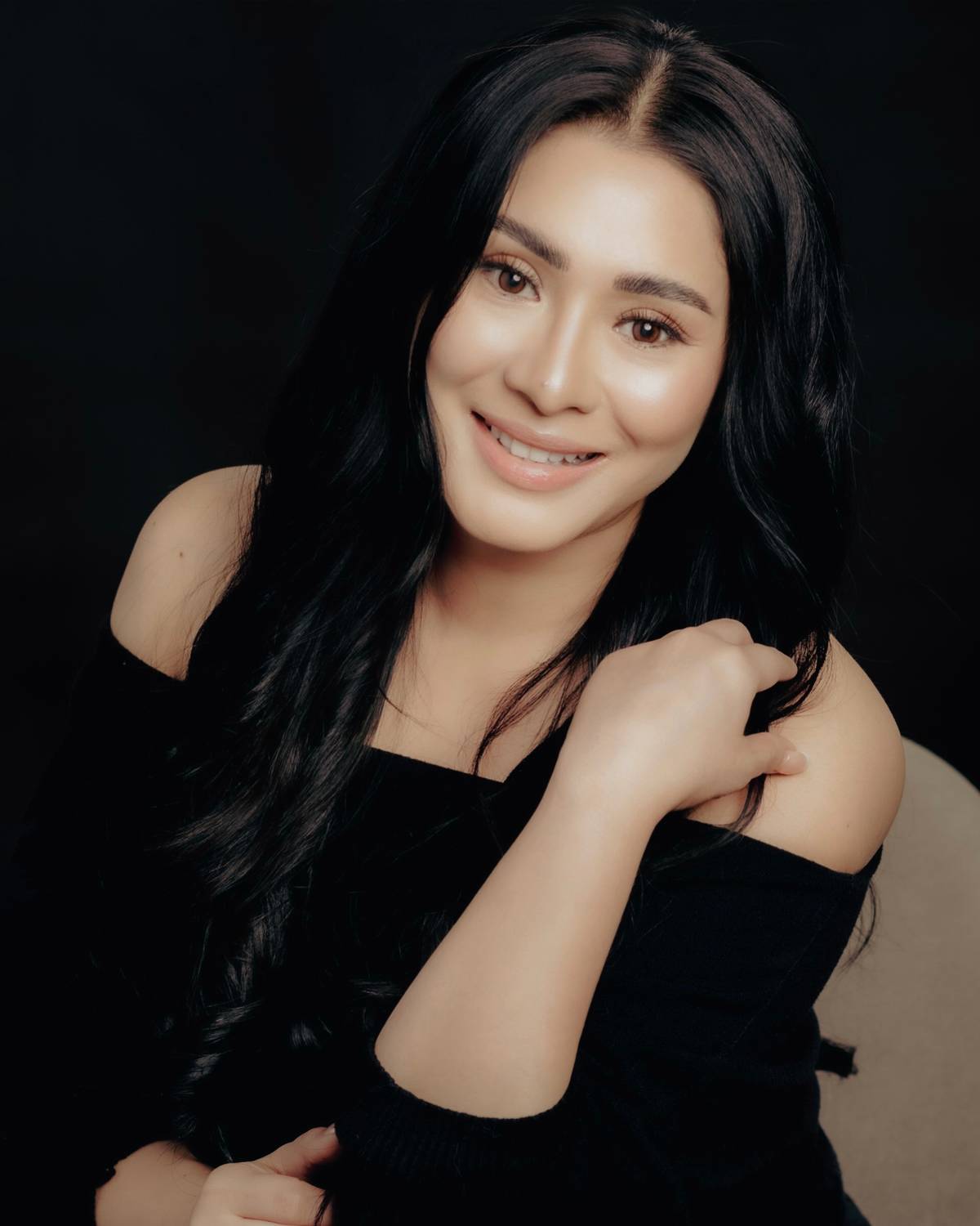 Carla Guevara Laforteza takes on Allie’s mother in Theatre Group Asia’s The Notebook: The Musical.
