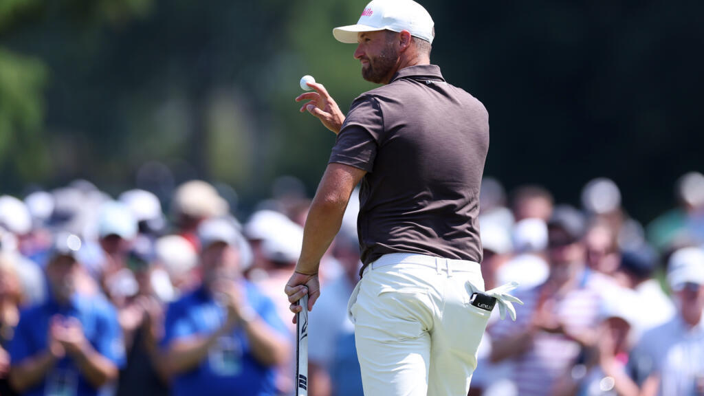 Clark surges, nears BMW title