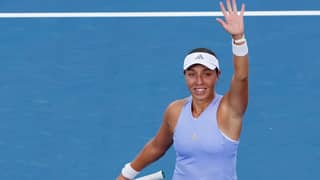JESSICA Pegula celebrates after beating reigning champion Iga Swiatek, 7-5, 4-6, 6-4, in the semifinal of the Cincinnati Open on Saturday.