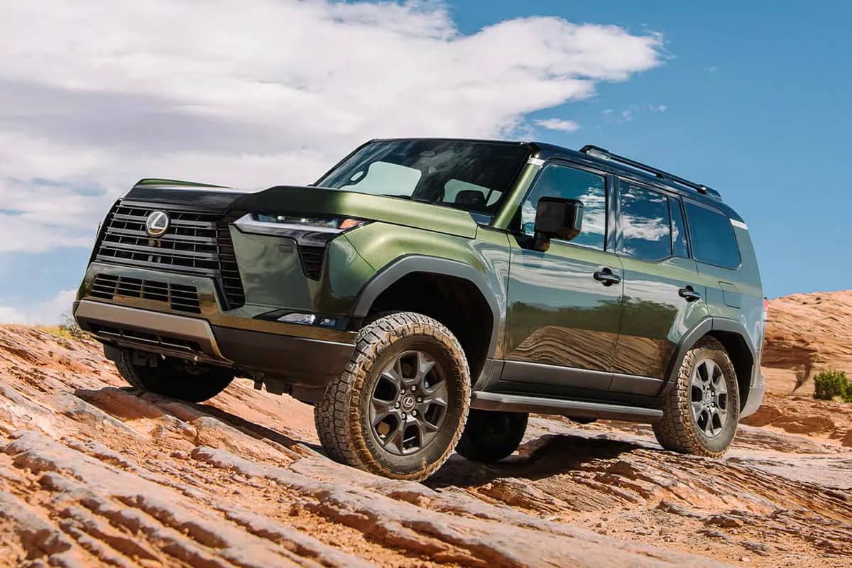 OFF-ROAD GX Overtrail joins the August campaign with stronger terrain capability.