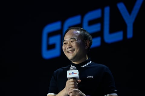 Geely founder Li Shufu resigns
