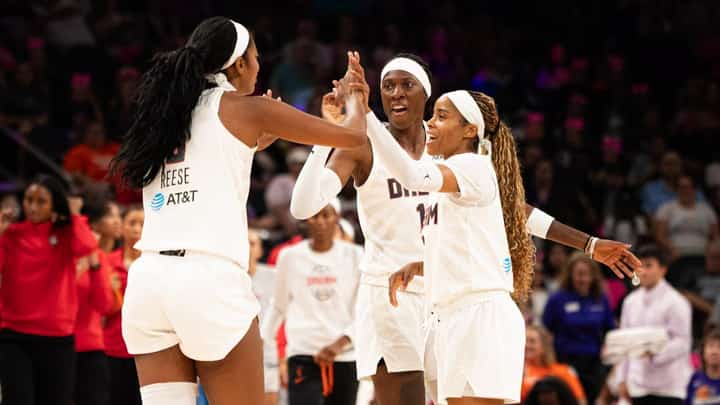 Reese drops 31-piece, pushes Atlanta to playoffs