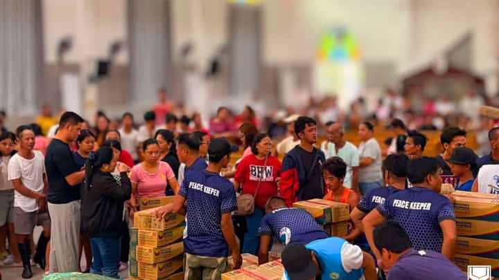 DSWD Central Luzon has distributed 1,300 FFPs to Habagat-affected families at Barangay Bancal in municipality of Guagua, Pampanga on Sunday, 23 August.