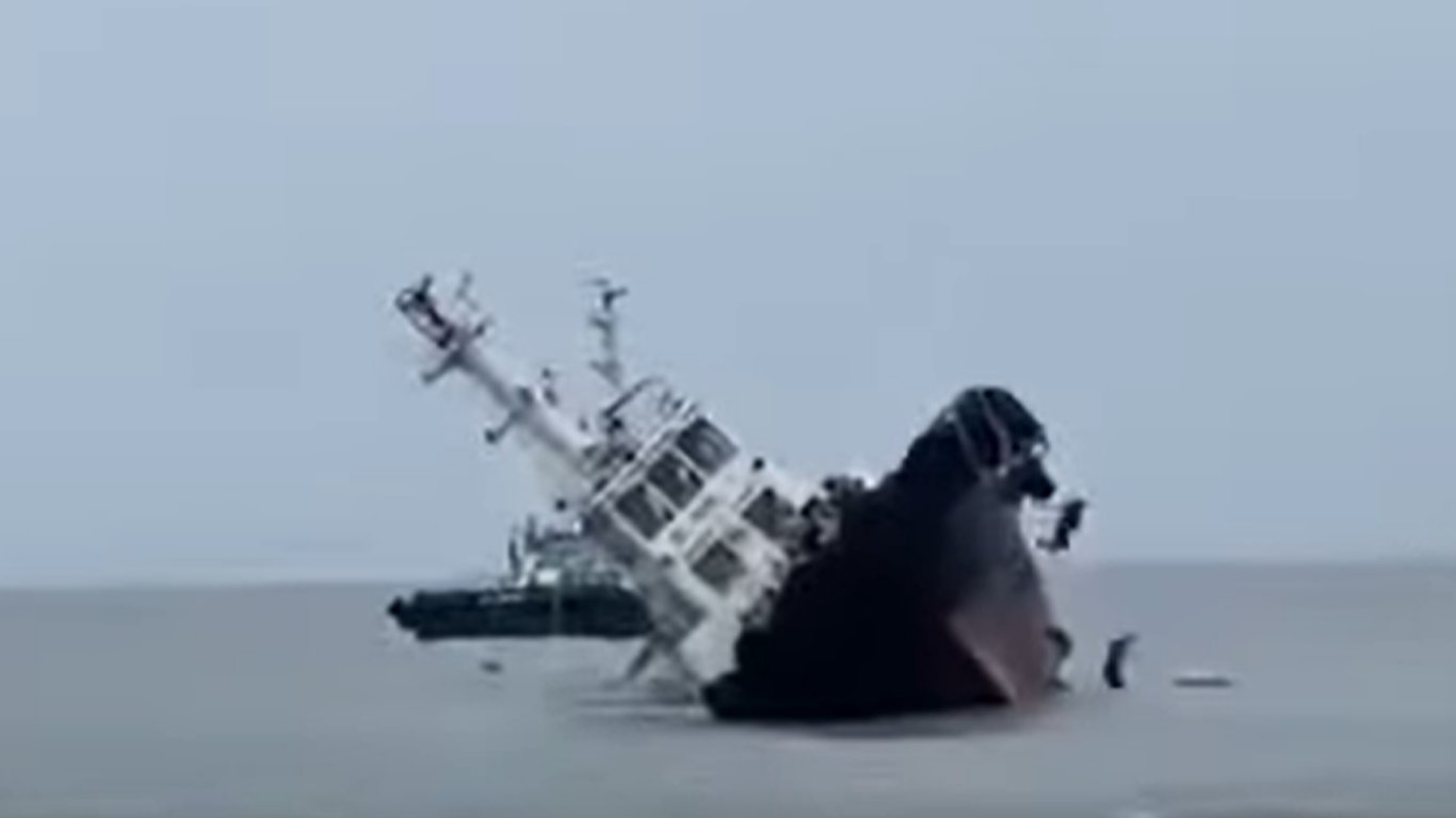Tugboat carrying 15,000 liters of diesel sinks off Zambales