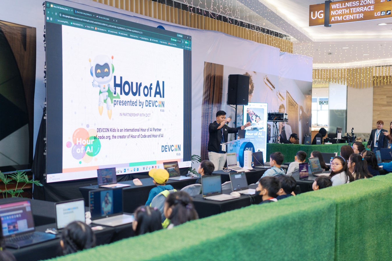 SM Baguio, DICT teach kids, seniors safe AI use