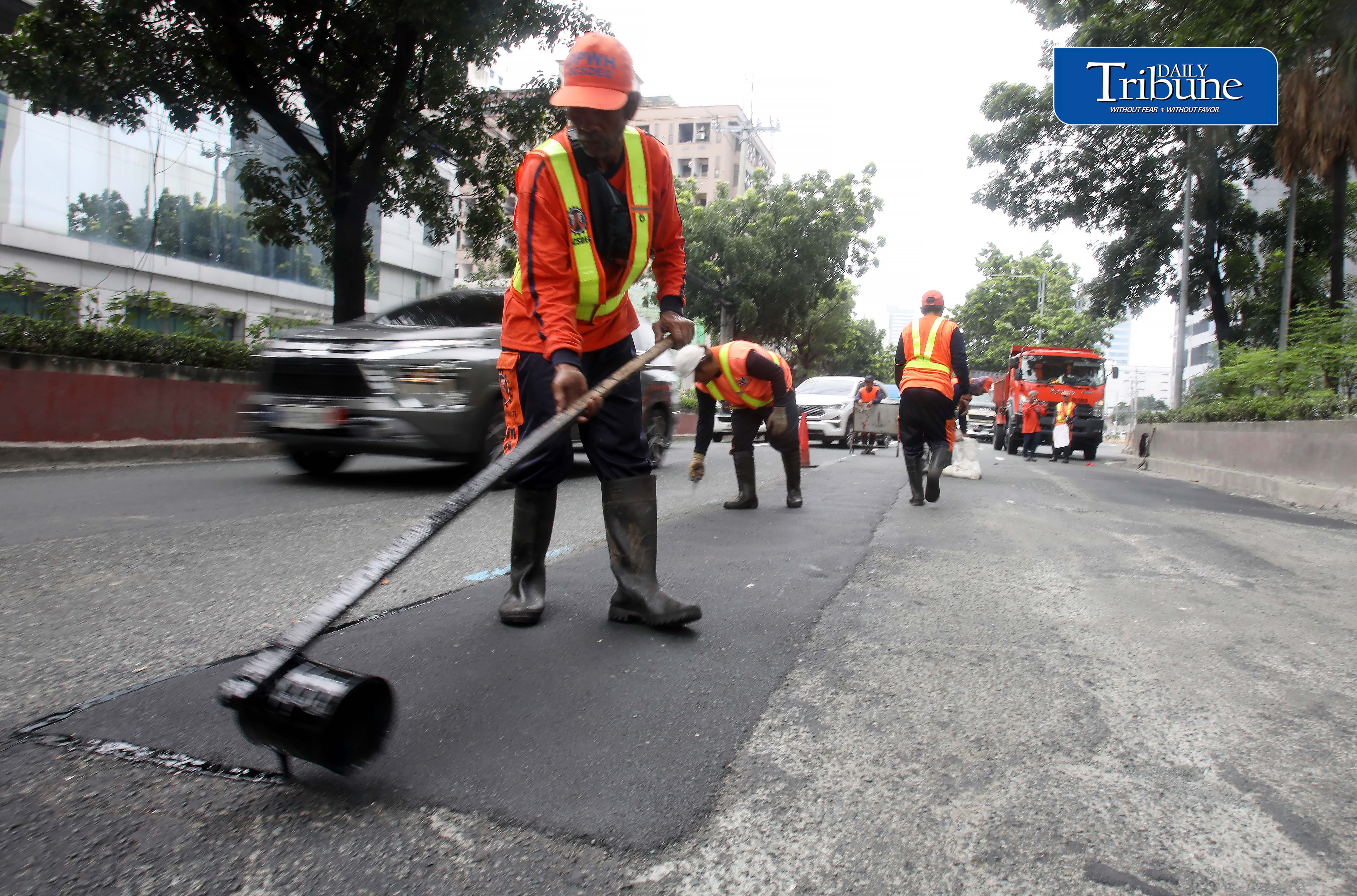 DPWH orders immediate repair of EDSA pothole after rider hurt