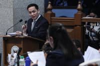 VP defense keeps witness list secret