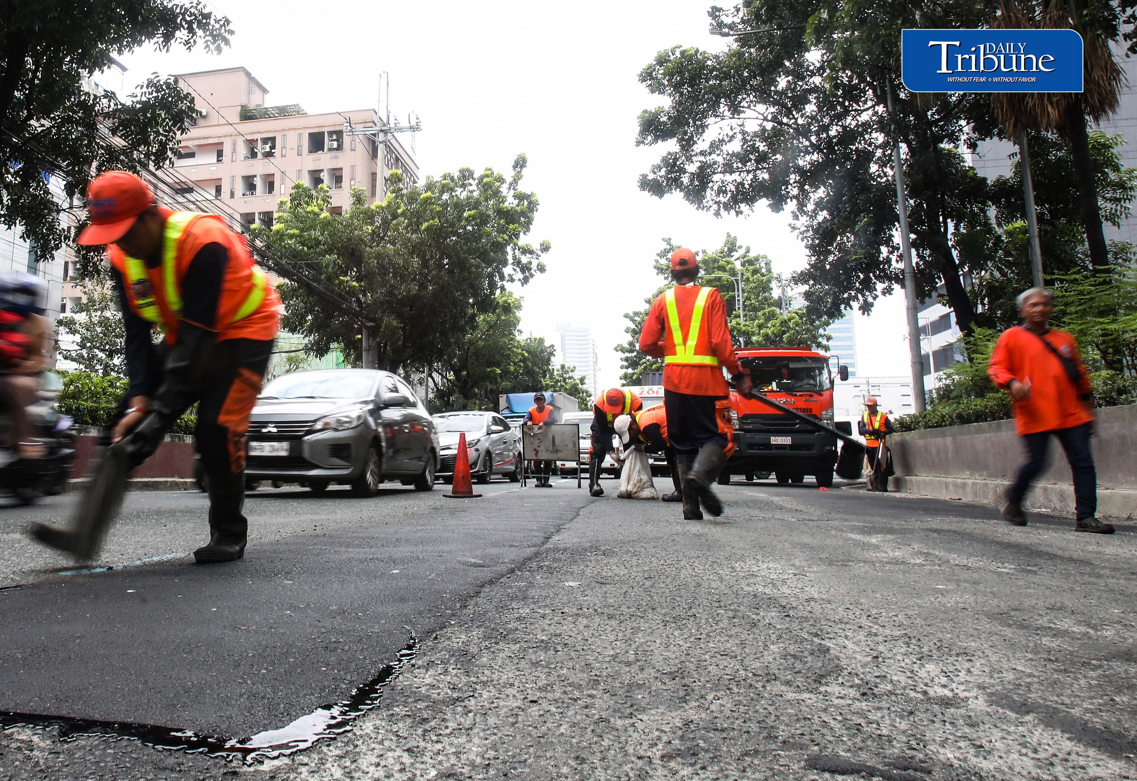 Quezon Avenue asphalt 