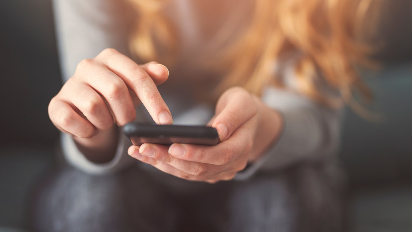 New Zealand moves to keep youngsters off social media