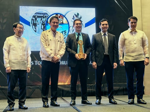 SMX Clark wins top MICE award for sports forum