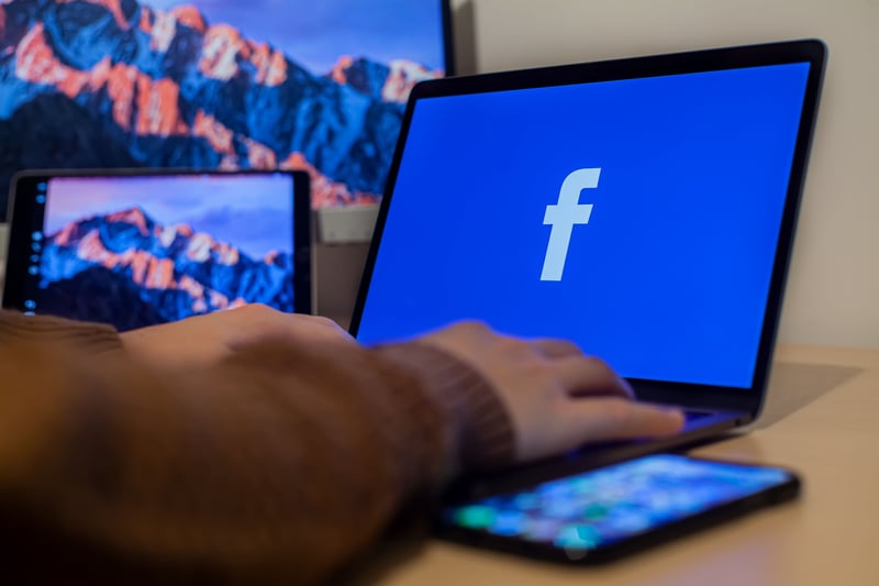 Malacañang, bukas sa pag-ban ng Facebook