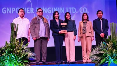 AUTHORITY of the Freeport Area of Bataan administrator and CEO Mohammed Hussein P. Pangandaman (second left) presents awards to GNPower Dinginin Ltd. Co. vice president for Corporate Services Andrea Mellind Madrid (third left) and assistant vice president for Supply Chain Management Kate Bermio (third right) during the FAB Stakeholders’ Night in Mariveles, Bataan.