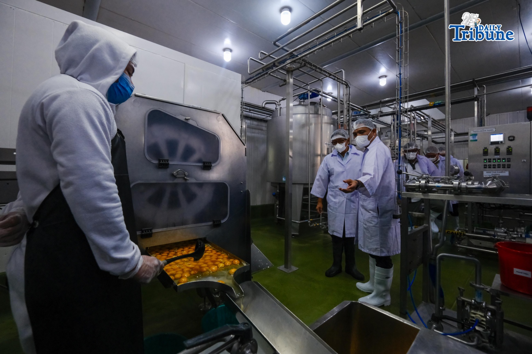 Marcos inspects powdered egg facility in Batangas