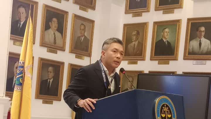 DOJ Usec. Ian Norman Dato said the obstruction of justice raps files by the PNP against those who allegedly aided Sen. Bato Dela Rosa is being evaluated for preliminary investigation but refuses to name names. Alvin Murcia