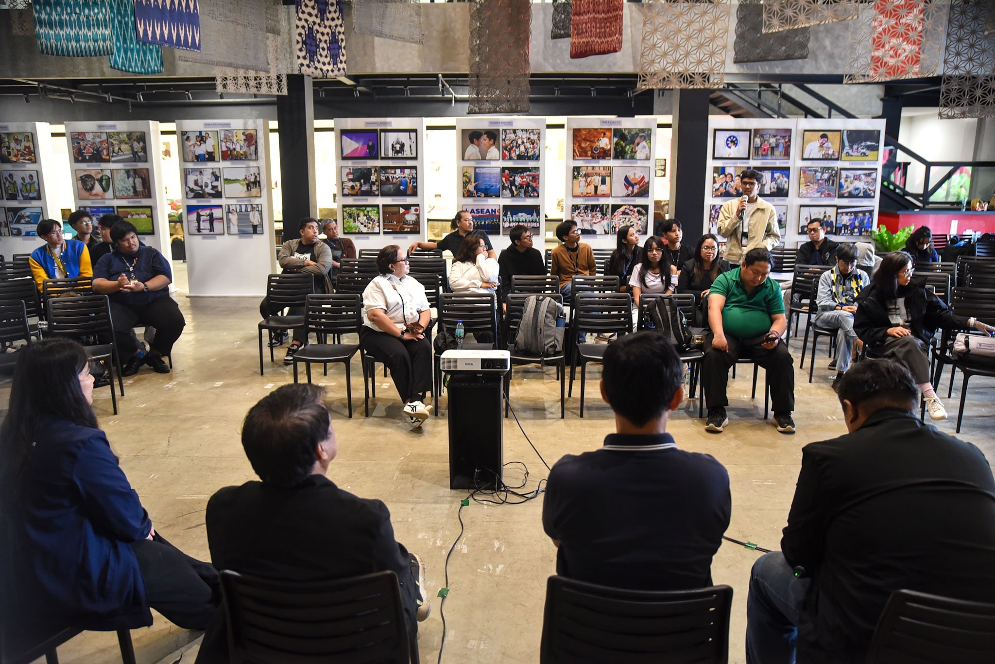 Veteran photojournalists share insights on covering presidents