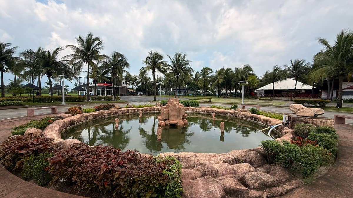 Fountain area at Moonbay Marina The Villas located in the Subic Bay Freeport Zone, Philippines.