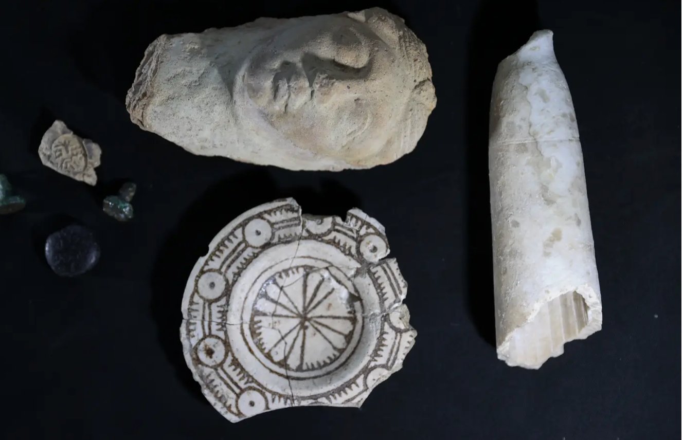 1,500-YEAR-OLD AMULET MAY HIDE BIBLICAL SECRET
