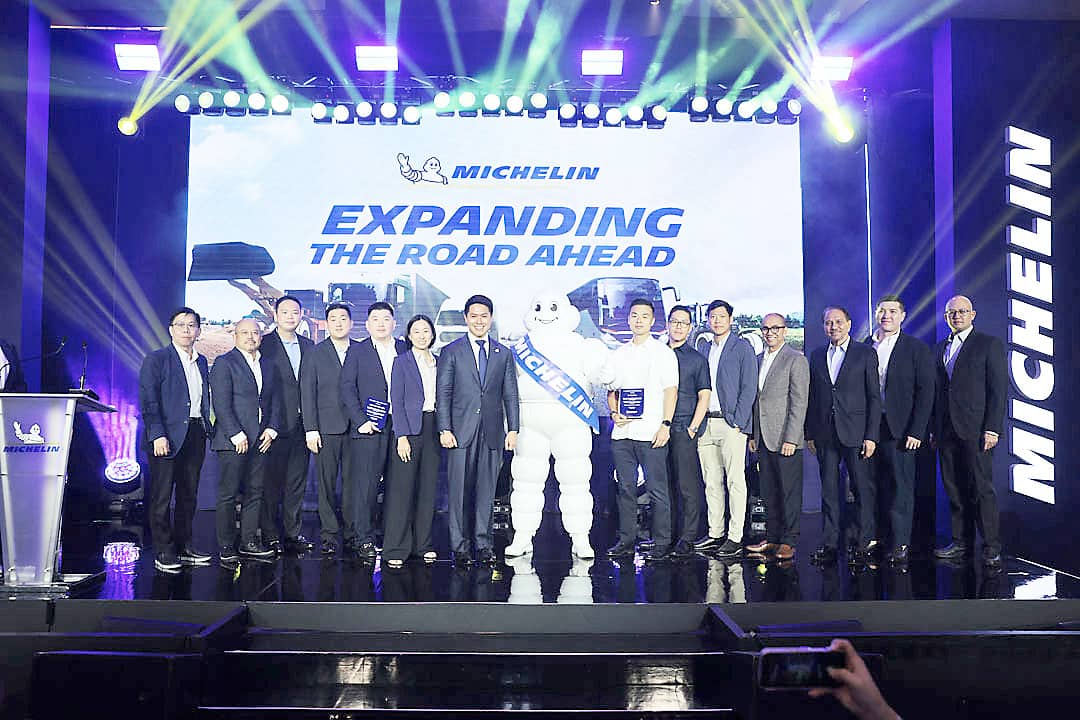 Michelin Philippines and its distributors come together to expand the road ahead. Shown are (from left): Tan Eng Hwa, chief financial officer, Bermaz Auto Philippines; Steven Tan, president, Bermaz Auto Philippines; Jarvis Corral, chief financial officer, Jason Corral, chief executive officer, and Jasper Corral, chief operating officer, Drakester; Caroline Ang, general manager, Entire Car Care Centre Inc.; Jonathan Khong, managing director, Michelin Philippines; Thomerson Yao, finance director, and Frederick Yao, sales and marketing director, RYCO Inc.; Royce Ang, president, and Nilo Luna, general manager, Tiara Commercial & Industrial Corp.; Fernando Imperial, chairman, and Chris Imperial, president, Icon Equipment Solutions Philippines Inc.; and Ian Bangayan, president, BSB Junrose Corporation.