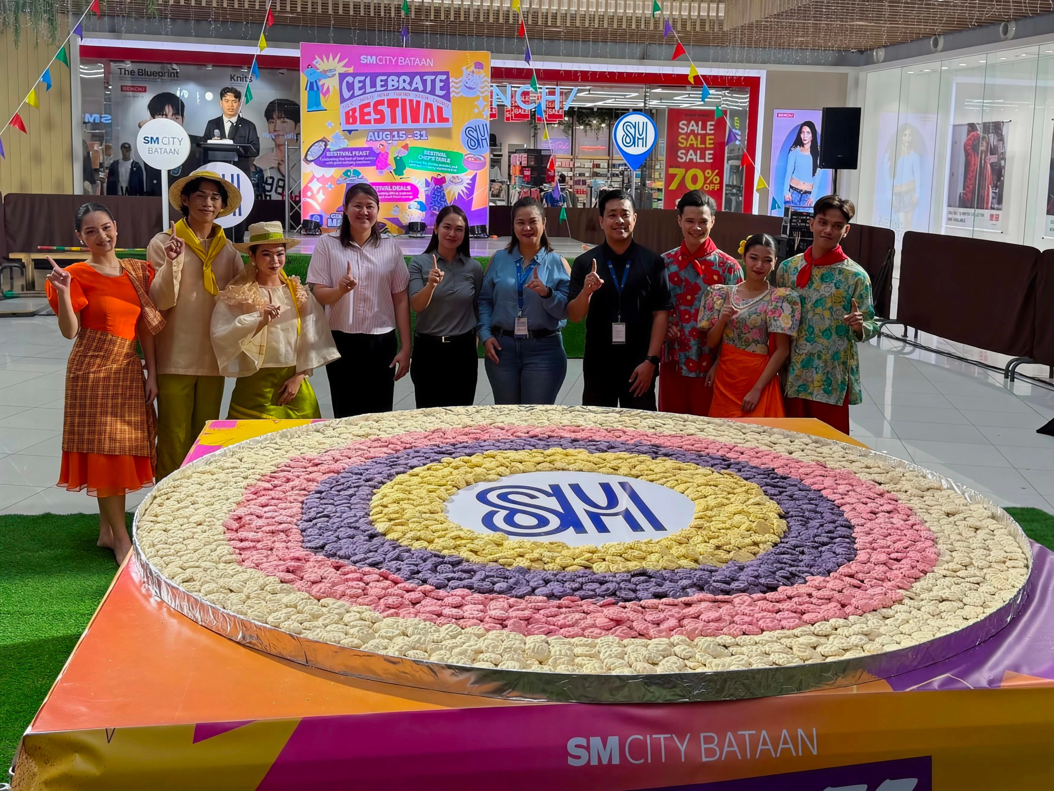 Biggest araro display unveiled at SM City Bataan