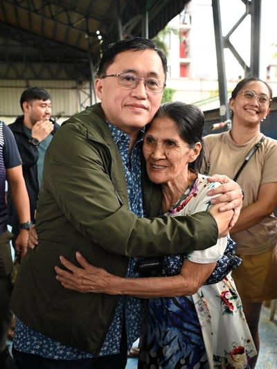Bong Go extends relief to typhoon-affected residents in Nampicuan, Nueva Ecija