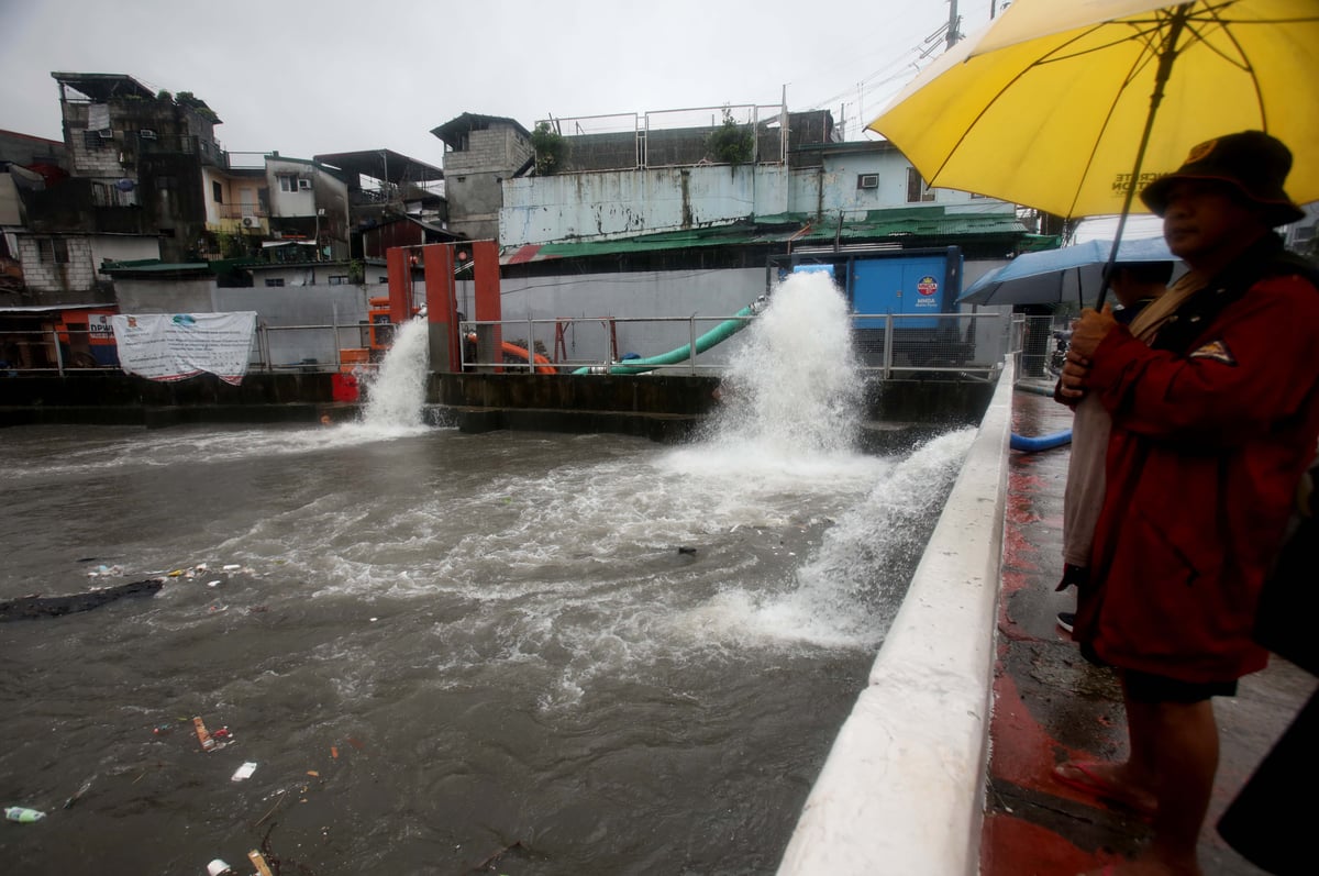 (August 29 2026) MMDA personnel monitor the operation of a pumping station along E. Rodriguez Avenue in Quezon City on Saturday, August 29, 2026, amid flooding caused by continuous rains in Metro Manila. The pumping station is operating to mitigate the flood in the area. Photo/Analy Labor