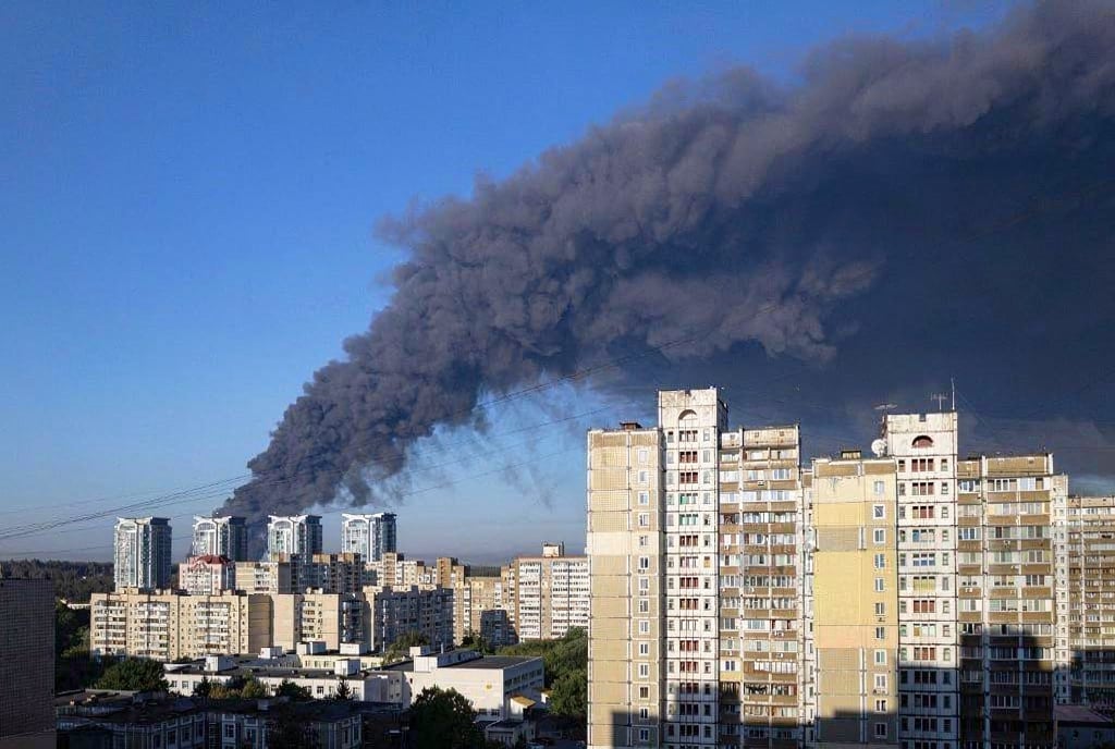 Strike on warehouse triggers explosions, hundreds evacuated