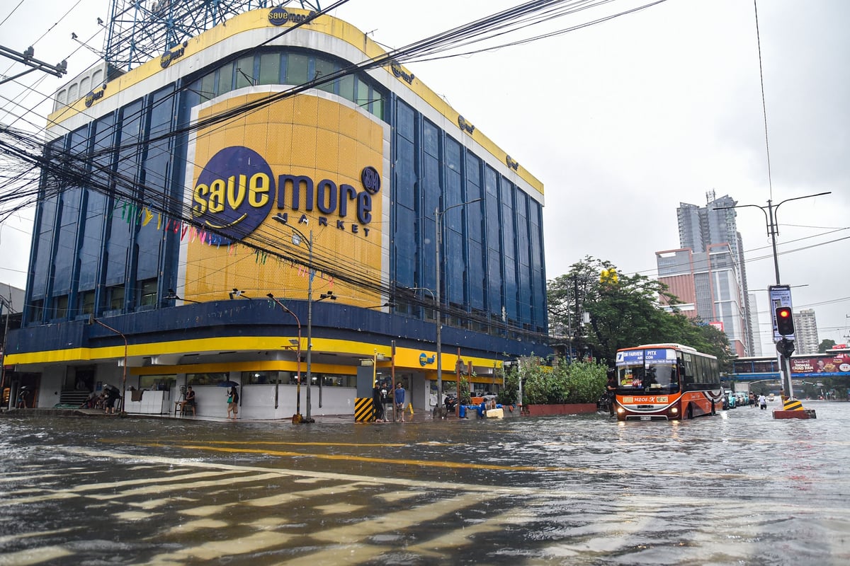 Knee deep flood along España Blvd. in Manila