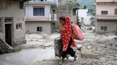 Nearly 3,000 missing in Nepal, China floods 